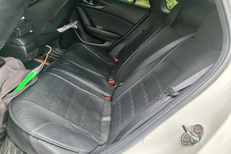 Used Mazda CX-4 2021 2.0L Automatic Two-Wheel Drive Blue Sky Exploration Edition Left Rear Seat