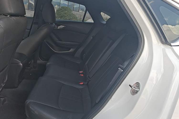 Used Mazda CX-4 2021 2.0L Automatic Two-Wheel Drive Blue Sky Dynamic Edition Left Rear Seat