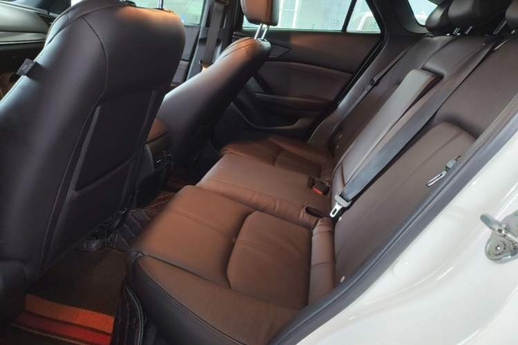 Used Mazda CX-4 2021 2.0L Automatic Two-Wheel Drive Blue Sky Luxury Edition Left Rear Seat