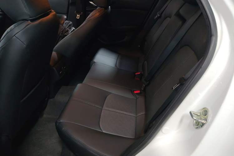 Used Mazda CX-4 2021 2.0L Automatic Two-Wheel Drive Blue Sky Exploration Edition Left Rear Seat