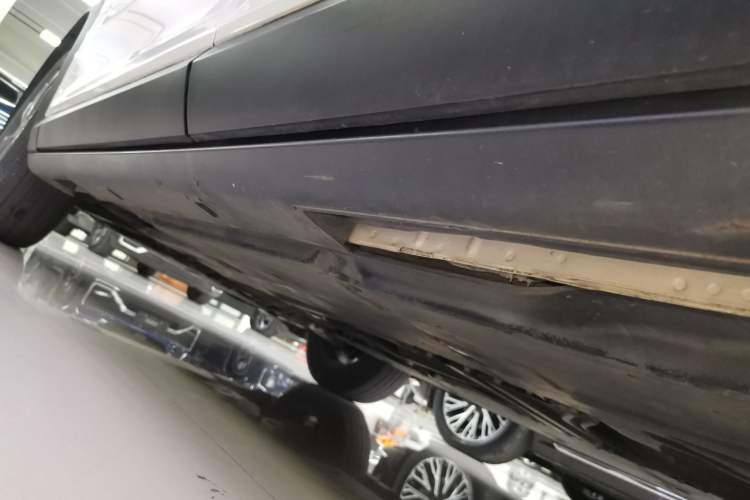 Used Mazda CX-4 2021 2.0L Automatic Two-Wheel Drive Blue Sky Exploration Edition Left Side Sill