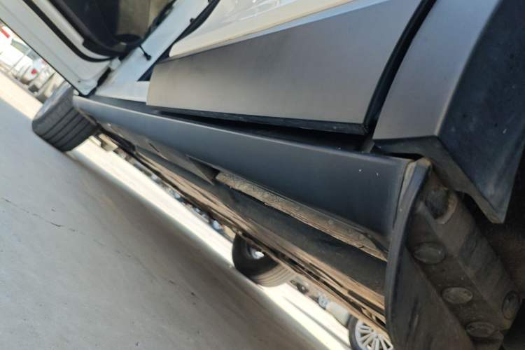 Used Mazda CX-4 2021 2.0L Automatic Two-Wheel Drive Blue Sky Dynamic Edition Left Side Sill