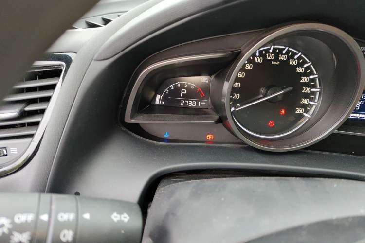 Used Mazda CX-4 2021 2.0L Automatic Two-Wheel Drive Blue Sky Exploration Edition Odometer Close Up