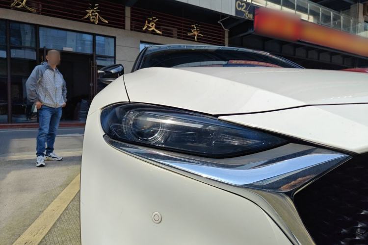 Used Mazda CX-4 2021 2.0L Automatic Two-Wheel Drive Blue Sky Luxury Edition Right Front Headlight