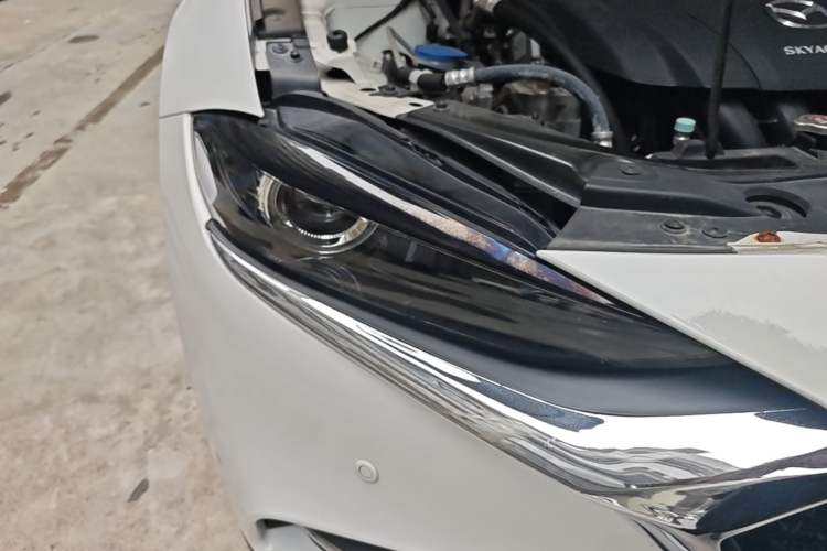 Used Mazda CX-4 2021 2.0L Automatic Two-Wheel Drive Blue Sky Luxury Edition Right Front Headlight