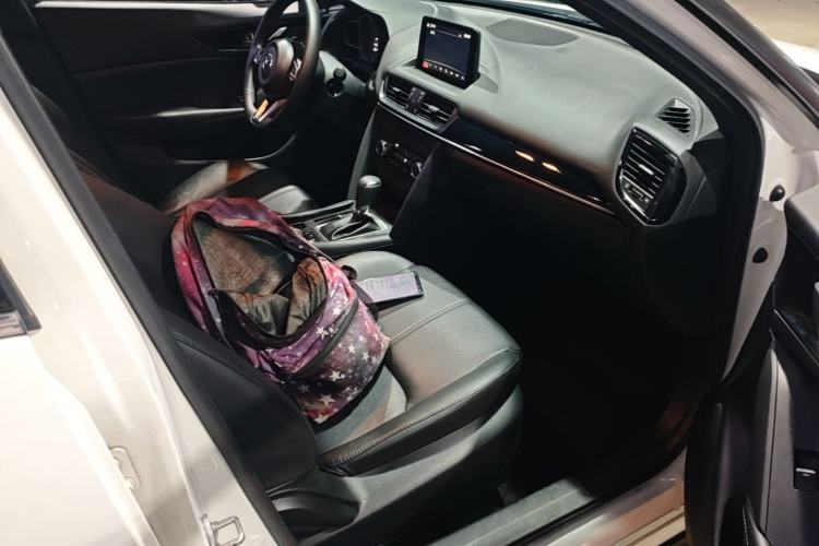 Used Mazda CX-4 2021 2.0L Automatic Two-Wheel Drive Blue Sky Exploration Edition Right Front Seat