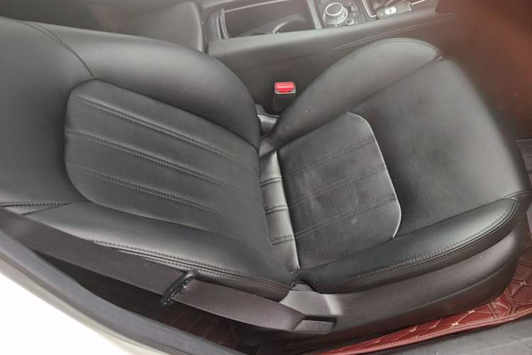Used Mazda CX-4 2021 2.0L Automatic Two-Wheel Drive Blue Sky Dynamic Edition Right Front Seat