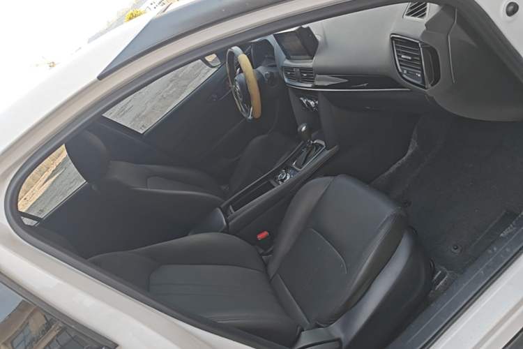 Used Mazda CX-4 2021 2.0L Automatic Two-Wheel Drive Blue Sky Dynamic Edition Right Front Seat