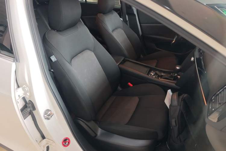 Used Mazda CX-4 2021 2.0L Automatic Two-Wheel Drive Blue Sky Exploration Edition Right Front Seat