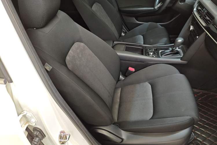 Used Mazda CX-4 2021 2.0L Automatic Two-Wheel Drive Blue Sky Exploration Edition Right Front Seat