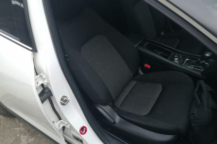 Used Mazda CX-4 2021 2.0L Automatic Two-Wheel Drive Blue Sky Exploration Edition Right Front Seat