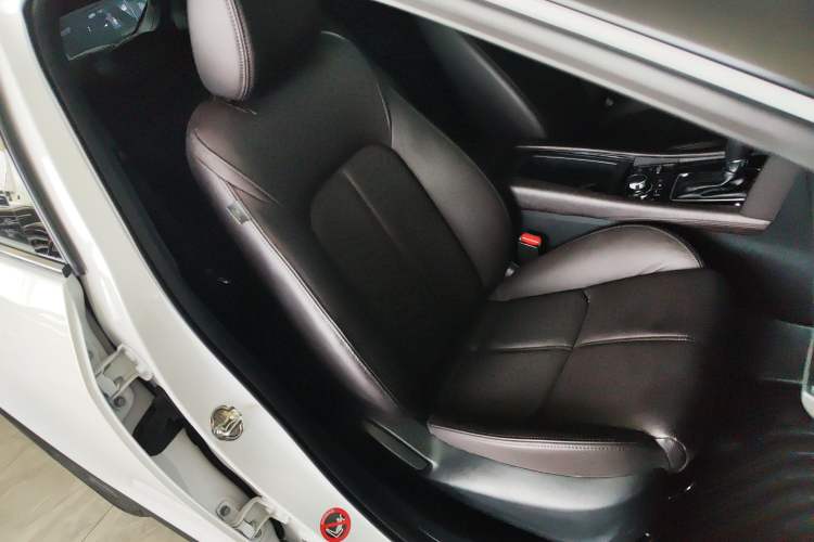Used Mazda CX-4 2021 2.0L Automatic Two-Wheel Drive Blue Sky Luxury Edition Right Front Seat