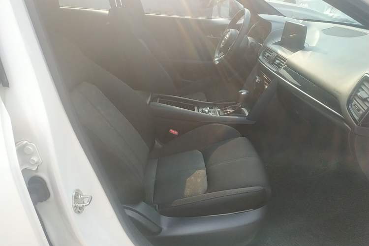 Used Mazda CX-4 2021 2.0L Automatic Two-Wheel Drive Blue Sky Exploration Edition Right Front Seat