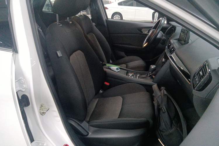 Used Mazda CX-4 2021 2.0L Automatic Two-Wheel Drive Blue Sky Exploration Edition Right Front Seat