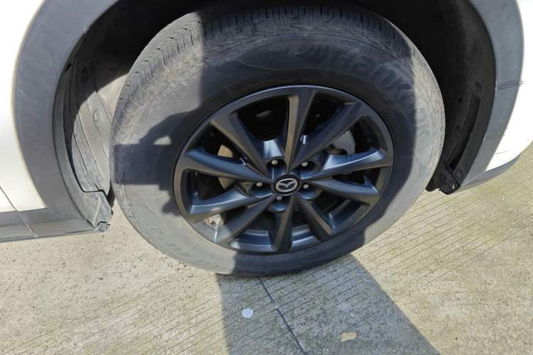 Used Mazda CX-4 2021 2.0L Automatic Two-Wheel Drive Blue Sky Luxury Edition Right Front Wheel Hub