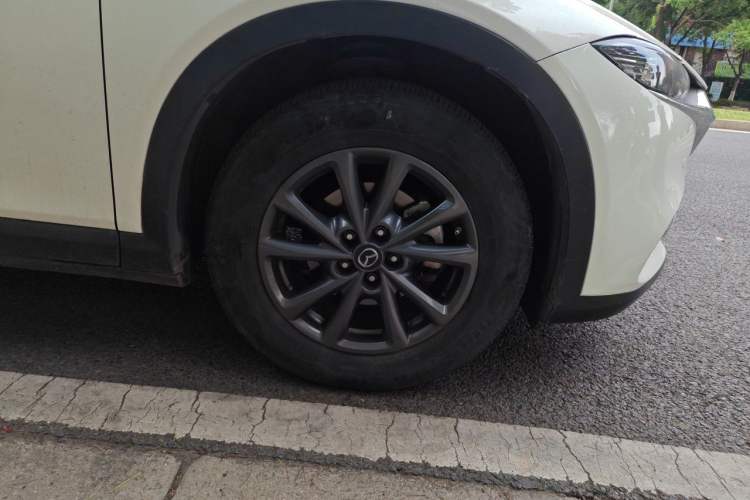 Used Mazda CX-4 2021 2.0L Automatic Two-Wheel Drive Blue Sky Exploration Edition Right Front Wheel Hub