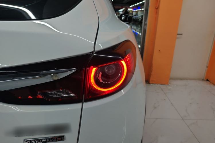 Used Mazda CX-4 2021 2.0L Automatic Two-Wheel Drive Blue Sky Exploration Edition Right Rear Taillight