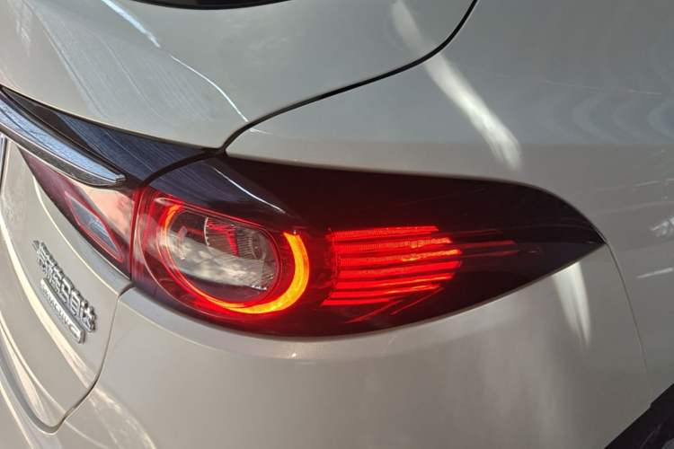 Used Mazda CX-4 2021 2.0L Automatic Two-Wheel Drive Blue Sky Dynamic Edition Right Rear Taillight
