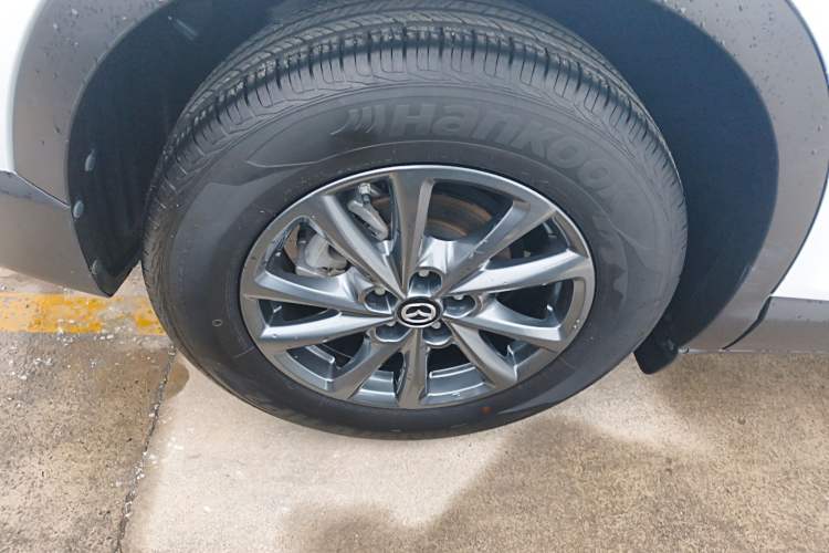 Used Mazda CX-4 2021 2.0L Automatic Two-Wheel Drive Blue Sky Dynamic Edition Right Rear Wheel Hub