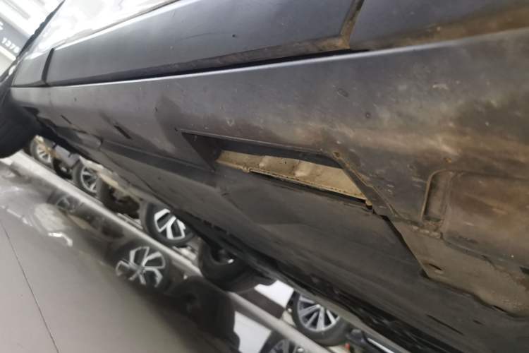 Used Mazda CX-4 2021 2.0L Automatic Two-Wheel Drive Blue Sky Exploration Edition Right Side Sill