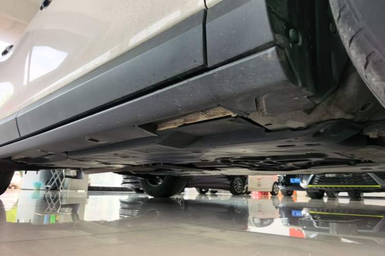 Used Mazda CX-4 2021 2.0L Automatic Two-Wheel Drive Blue Sky Exploration Edition Right Side Sill