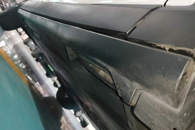 Used Mazda CX-4 2021 2.0L Automatic Two-Wheel Drive Blue Sky Exploration Edition Right Side Sill