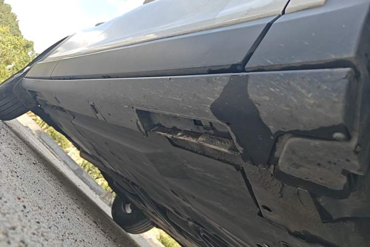 Used Mazda CX-4 2021 2.0L Automatic Two-Wheel Drive Blue Sky Dynamic Edition Right Side Sill