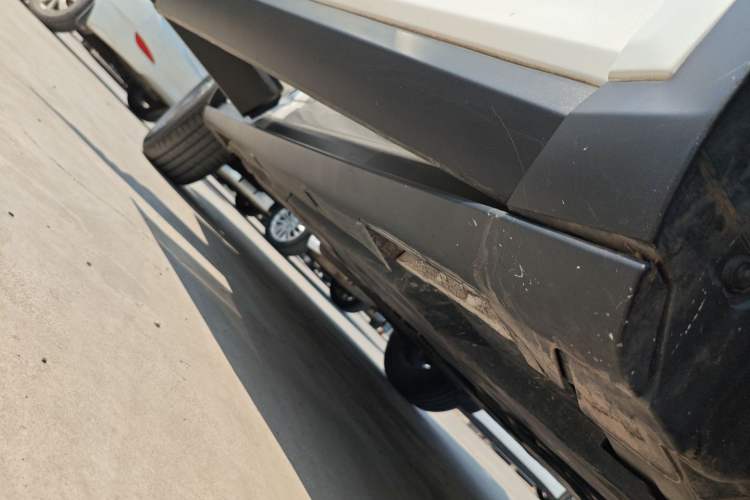 Used Mazda CX-4 2021 2.0L Automatic Two-Wheel Drive Blue Sky Dynamic Edition Right Side Sill