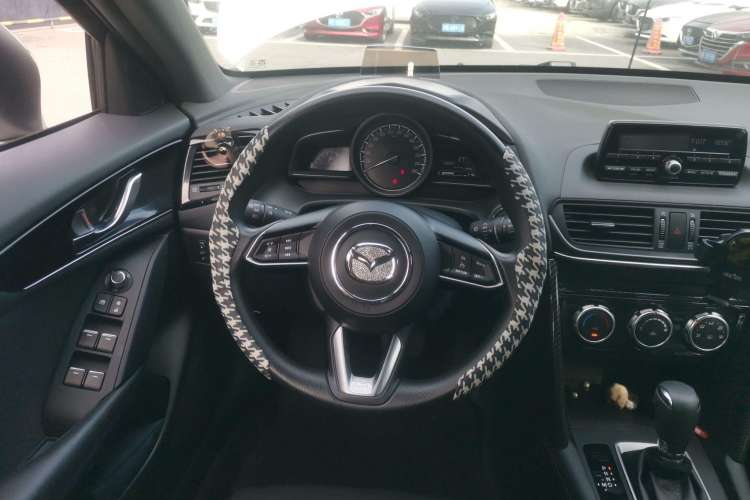 Used Mazda CX-4 2021 2.0L Automatic Two-Wheel Drive Blue Sky Dynamic Edition Steering Wheel