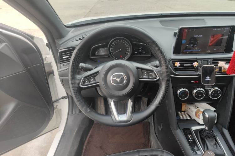 Used Mazda CX-4 2021 2.0L Automatic Two-Wheel Drive Blue Sky Dynamic Edition Steering Wheel