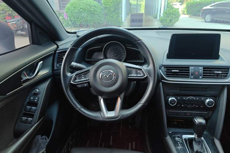 Used Mazda CX-4 2021 2.0L Automatic Two-Wheel Drive Blue Sky Luxury Edition Steering Wheel