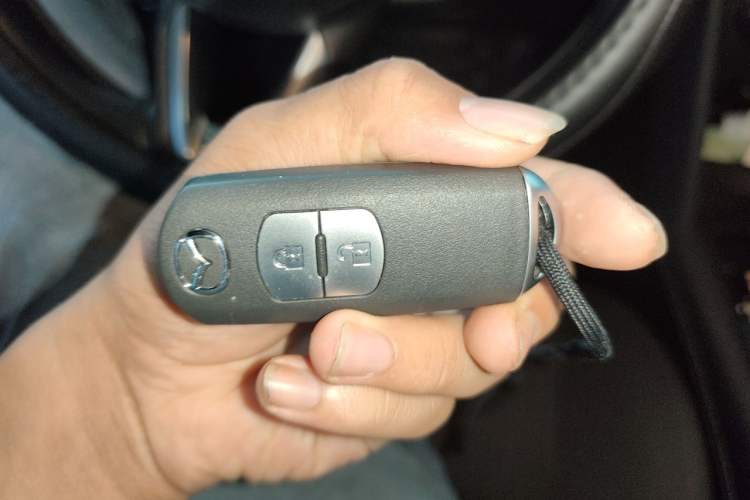 Used Mazda CX-4 2021 2.0L Automatic Two-Wheel Drive Blue Sky Dynamic Edition Vehicle Key