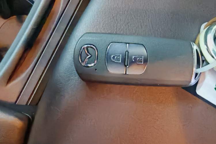 Used Mazda CX-4 2021 2.0L Automatic Two-Wheel Drive Blue Sky Dynamic Edition Vehicle Key