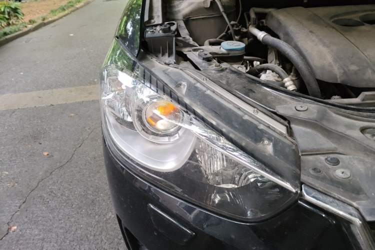 Used Mazda CX-5 2012 2.0L Four-Wheel Drive Deluxe Edition Right Front Headlight