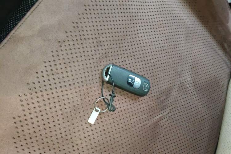 Used Mazda CX-5 2012 2.0L Four-Wheel Drive Deluxe Edition Vehicle Key