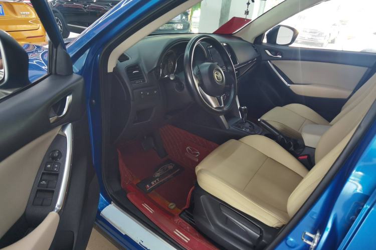 Used Mazda CX-5 2012 2.0L Two-Wheel Drive Comfort Edition Interior 2