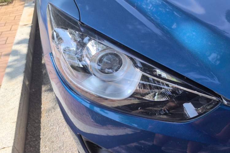 Used Mazda CX-5 2012 2.0L Four-Wheel Drive Deluxe Edition Right Front Headlight