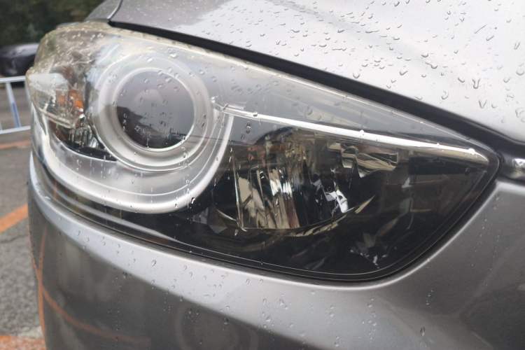 Used Mazda CX-5 2012 2.0L Two-Wheel Drive Comfort Edition Right Front Headlight