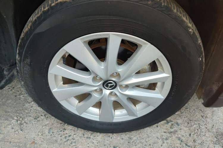 Used Mazda CX-5 2012 2.0L Two-Wheel Drive Comfort Edition Right Front Wheel Hub