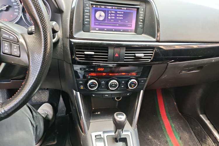 Used Mazda CX-5 2013 2.5L Automatic 4x4 Luxury Version Audio And AC Panel