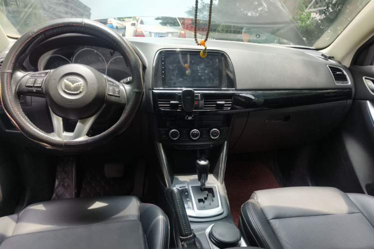 Used Mazda CX-5 2013 2.5L Automatic 4x4 Luxury Version Center Console