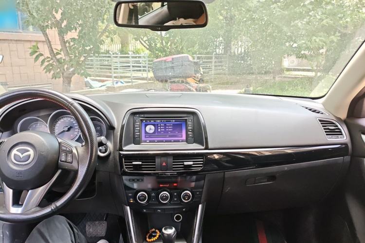 Used Mazda CX-5 2013 2.5L Automatic 4x4 Luxury Version Center Console