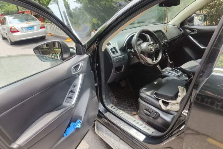 Used Mazda CX-5 2013 2.5L Automatic 4x4 Luxury Version Driver Seat