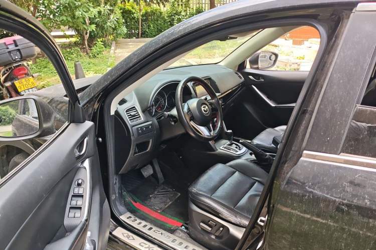 Used Mazda CX-5 2013 2.5L Automatic 4x4 Luxury Version Driver Seat