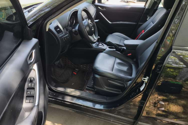 Used Mazda CX-5 2013 2.0L Automatic Two-Wheel Drive Comfort Version Interior 3