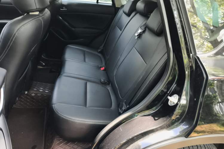 Used Mazda CX-5 2013 2.0L Automatic Two-Wheel Drive Comfort Version Interior 4