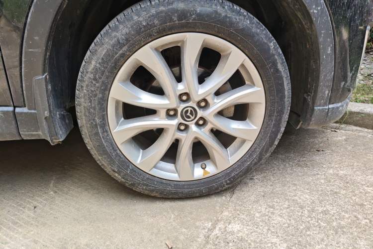 Used Mazda CX-5 2013 2.5L Automatic 4x4 Luxury Version Right Front Wheel Hub