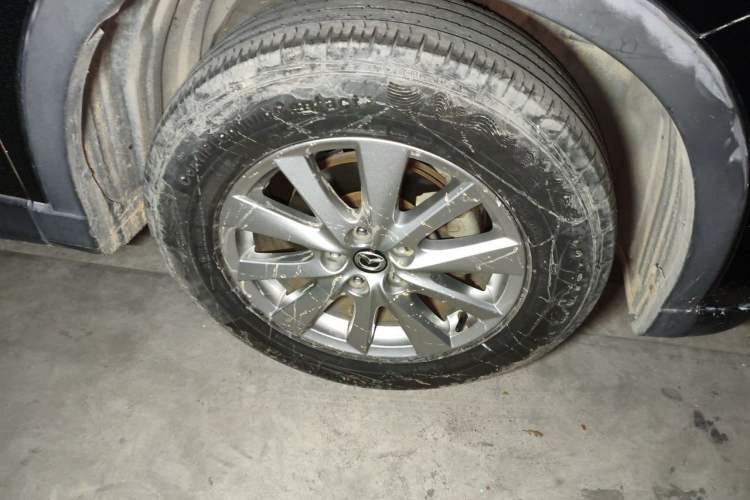 Used Mazda CX-5 2013 2.0L Automatic Two-Wheel Drive Comfort Version Right Front Wheel Hub