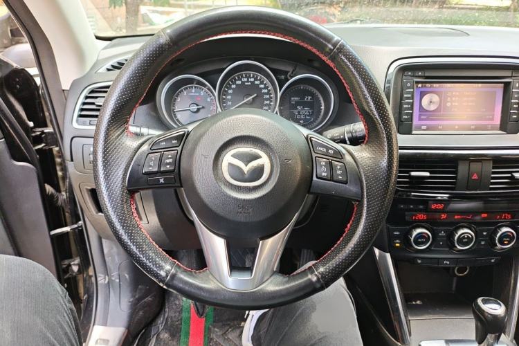 Used Mazda CX-5 2013 2.5L Automatic 4x4 Luxury Version Steering Wheel
