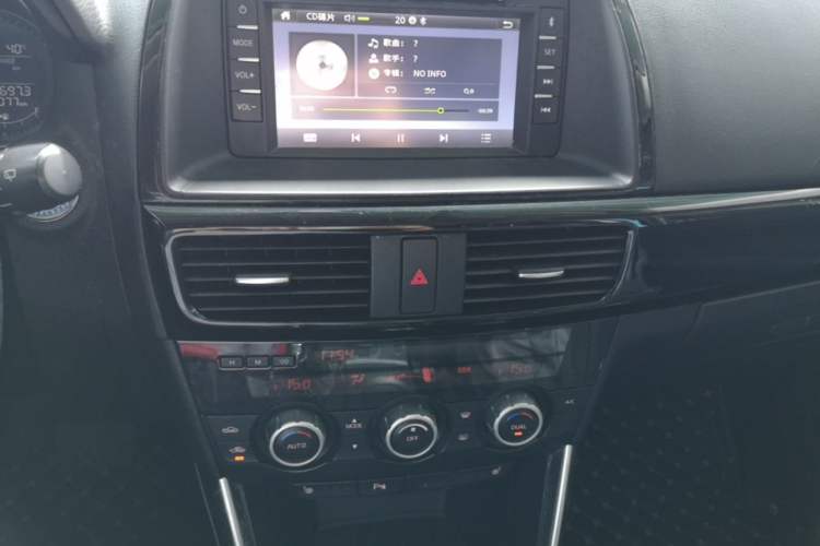 Used Mazda CX-5 2013 2.5L Automatic 4x4 Luxury Version Audio And AC Panel